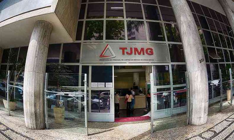 Banco tem que indenizar por problema com cartão em viagem, decide TJ-MG