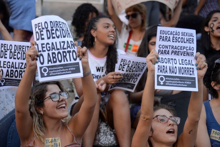 Entidade vai ao STF contra mudanças sobre aborto, mas criminalistas apontam que legislação já previa procedimento