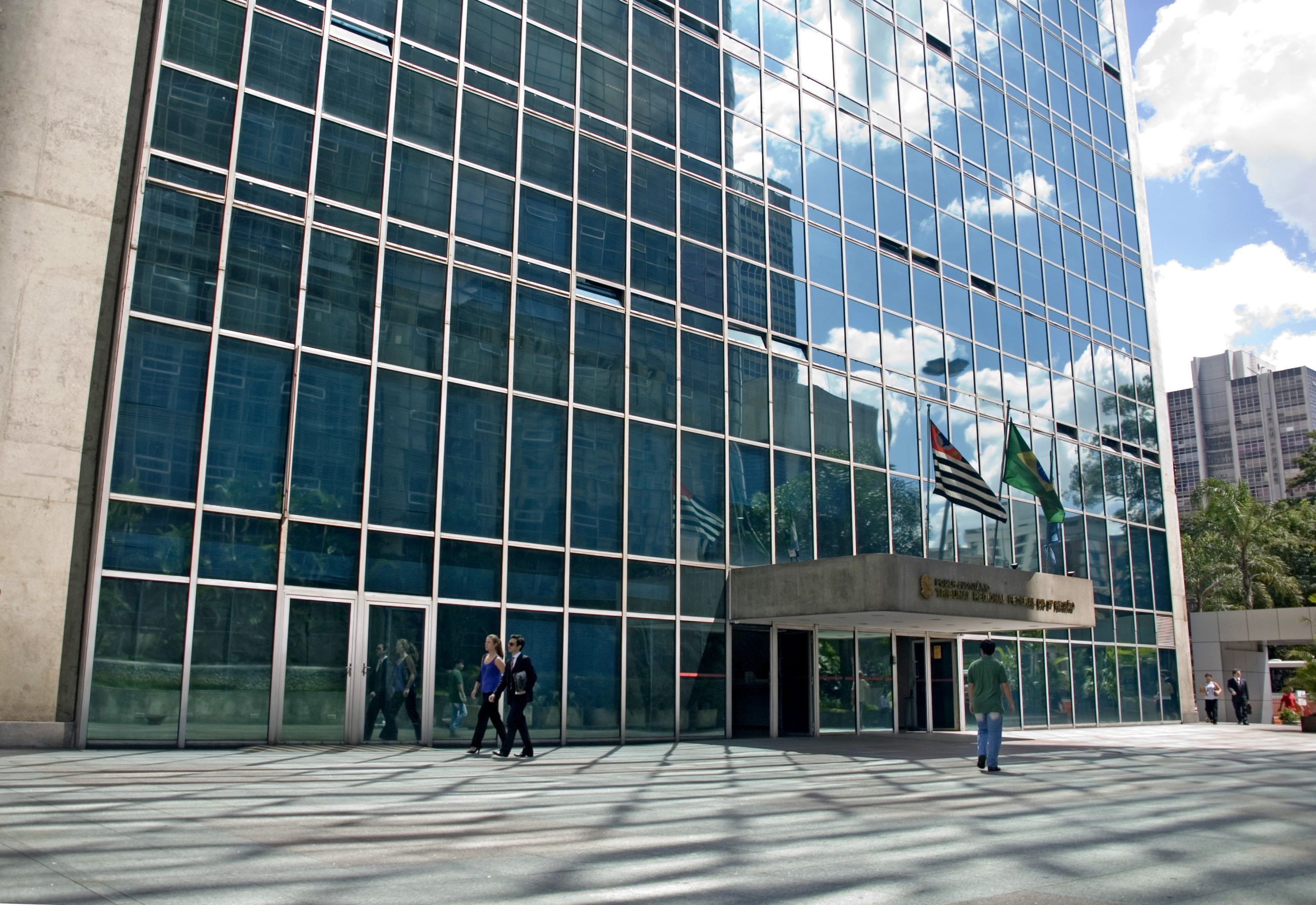 Suspensão de portaria da AGU fere inviolabilidade profissional dos advogados