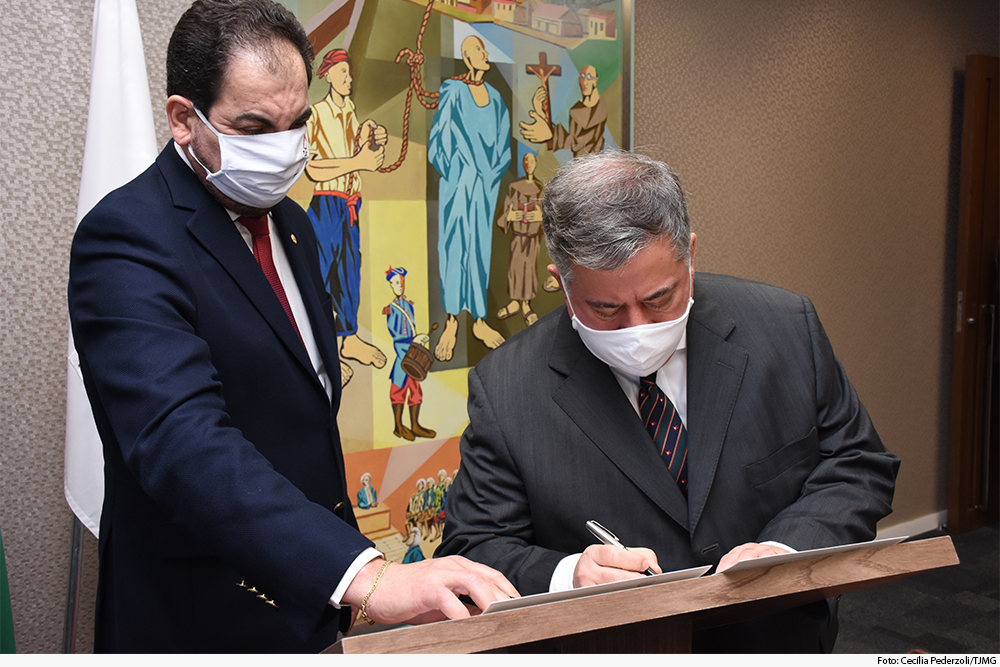 Marcos Padula é empossado desembargador do TJ-MG