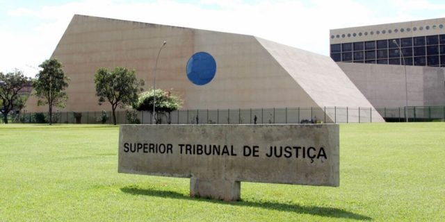 Acréscimo de 10% de honorários por falta de pagamento voluntário da condenação é obrigatório