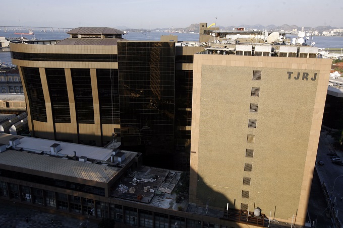 TJRJ reduz em 50% o trabalho presencial como prevenção contra a Ômicron