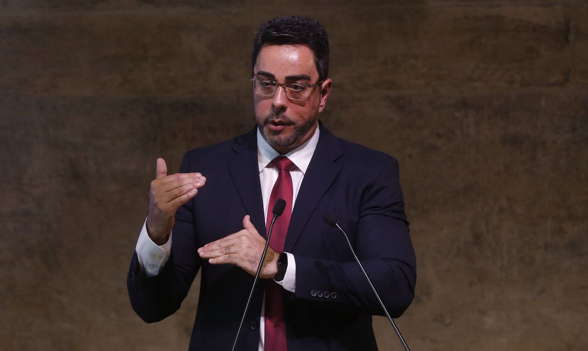 TRF2 aplica pena de censura a juiz Marcelo Bretas por superexposição em eventos com Bolsonaro