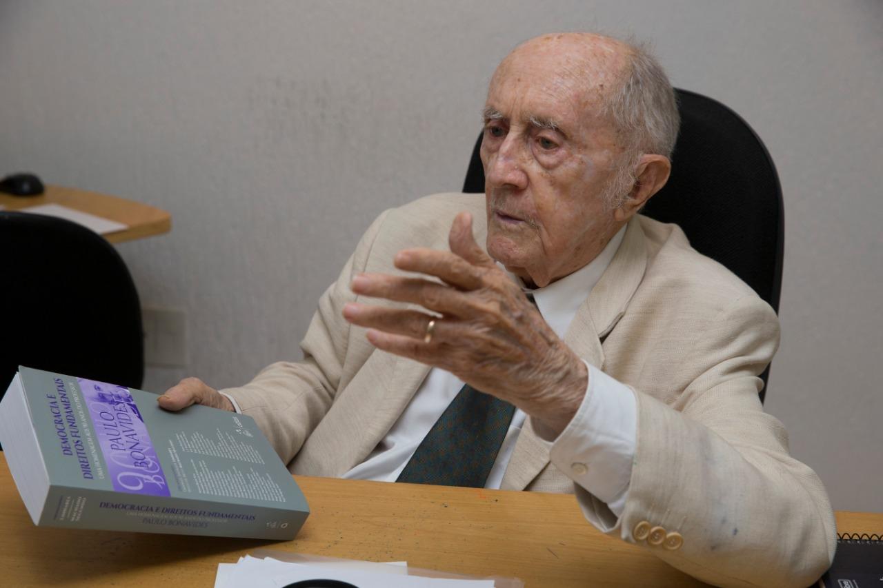 Constitucionalista Paulo Bonavides morre aos 95 anos