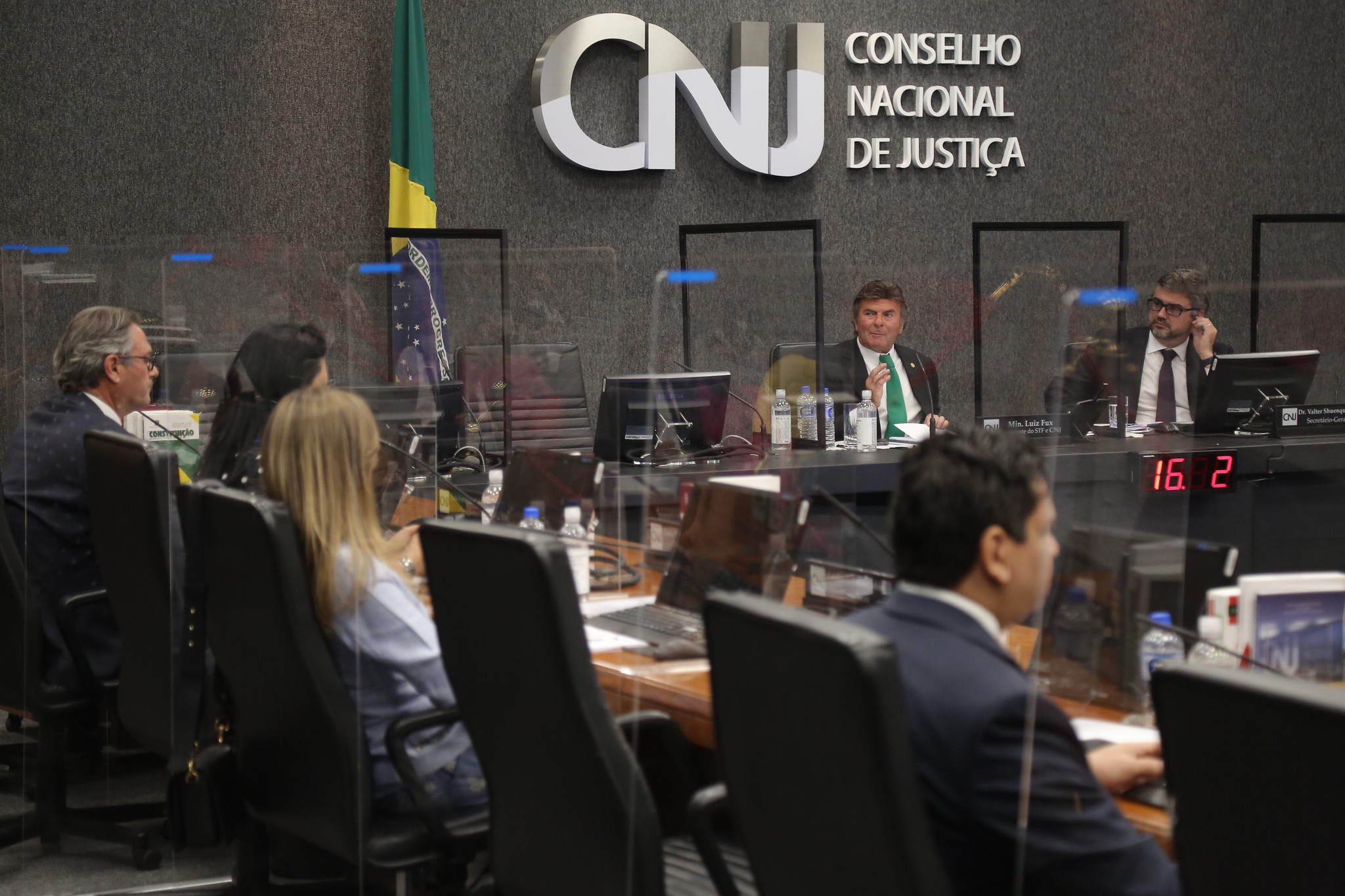 CNJ libera audiências de custódia por videoconferência