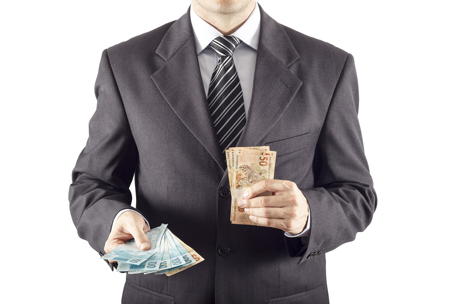 Empresa que pagava parte do salário de trabalhador 'por fora' é condenada