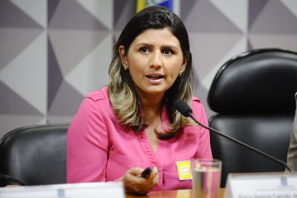 Promotora lança livro sobre princípios da Lei Maria da Penha