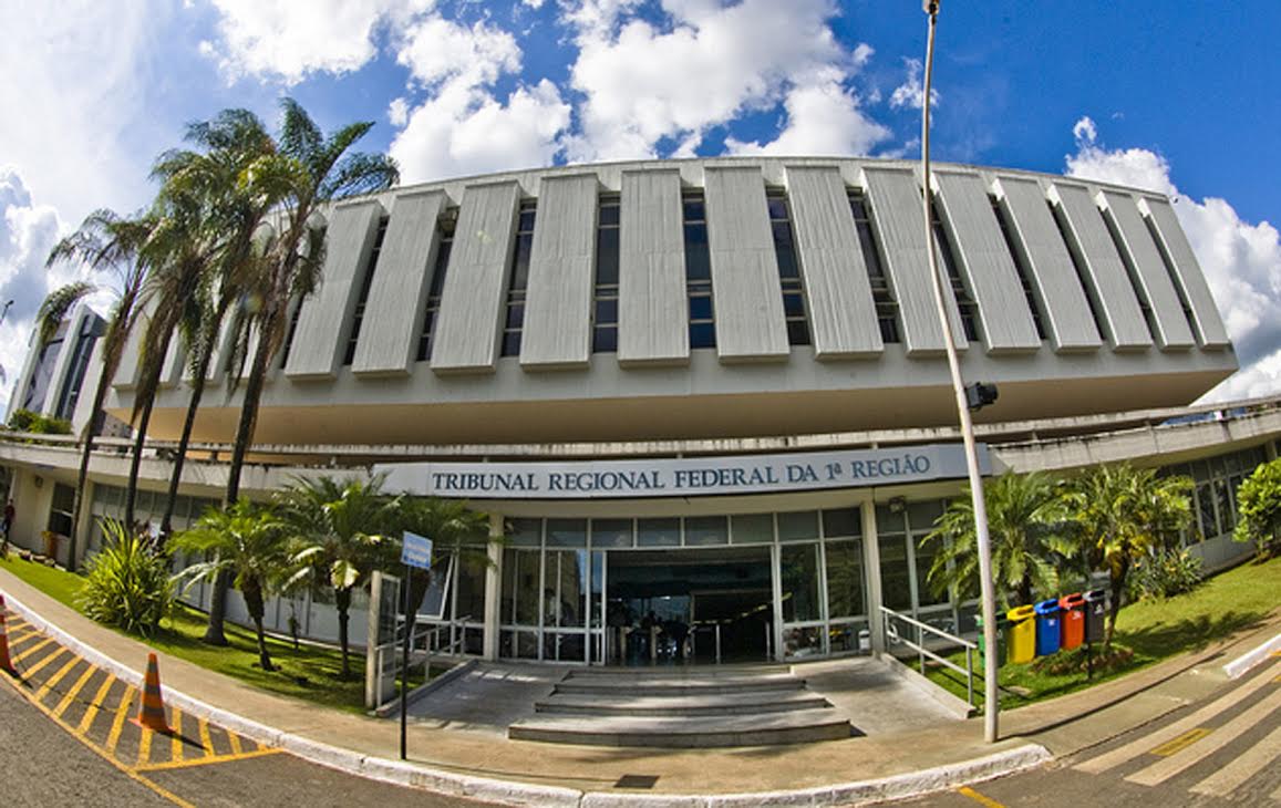Servidor removido tem direito à transferência de universidade, decide TRF-1
