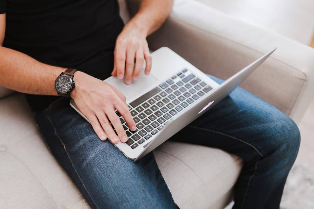 Homem que compartilhou pornografia infantil cumprirá pena em regime fechado