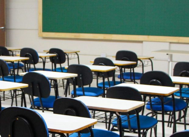  Faculdade é condenada por negativar estudante que não fez matrícula ￼￼