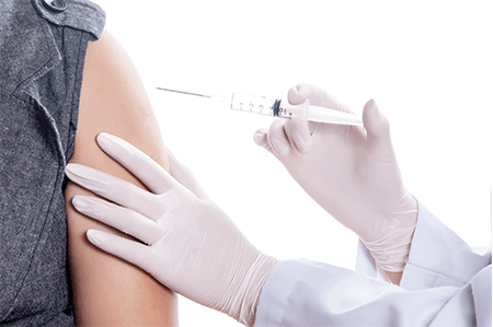 Vendedora que aplicava injetáveis em drogaria receberá adicional por acúmulo de funções