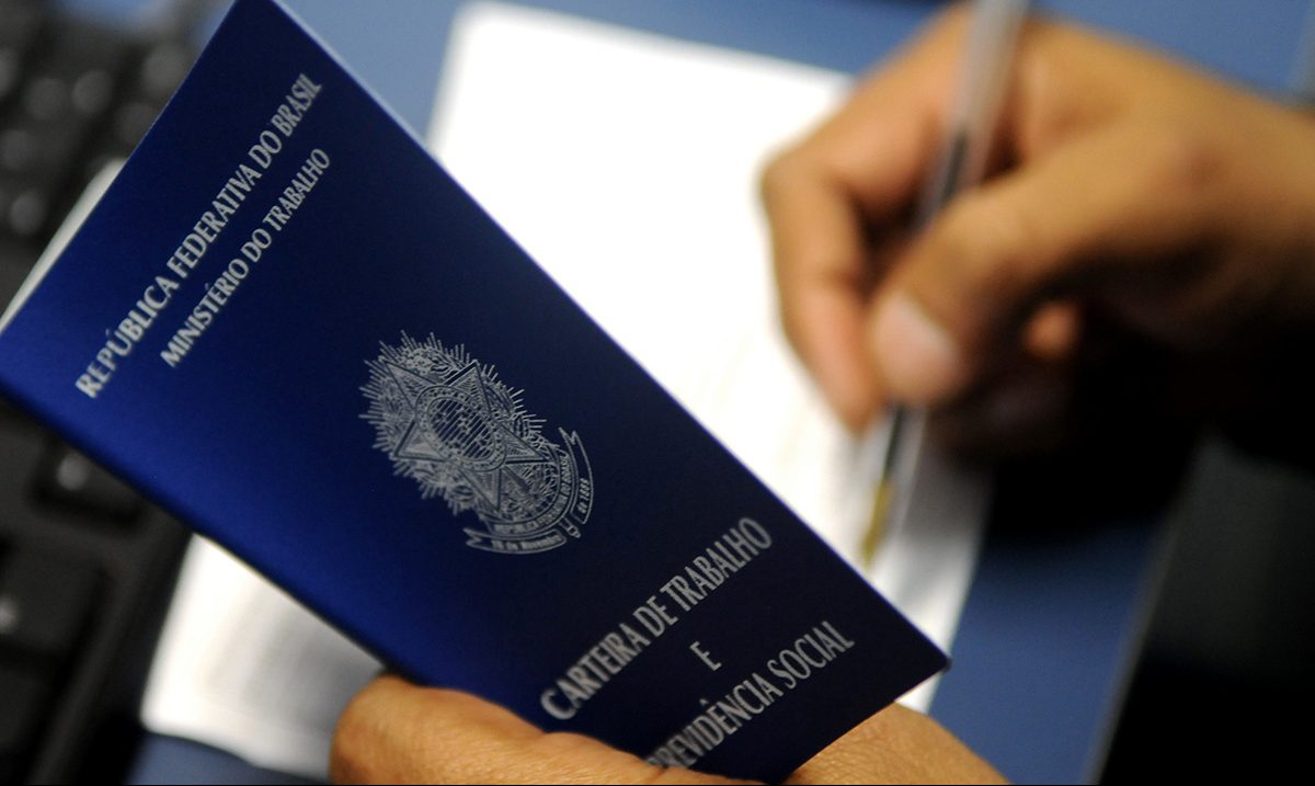 Doméstica receberá horas extras por ter apenas 10 minutos de intervalo para refeição