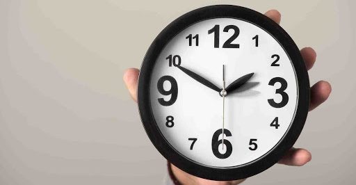 Servidora pode ter dois cargos se houver compatibilidade de horários