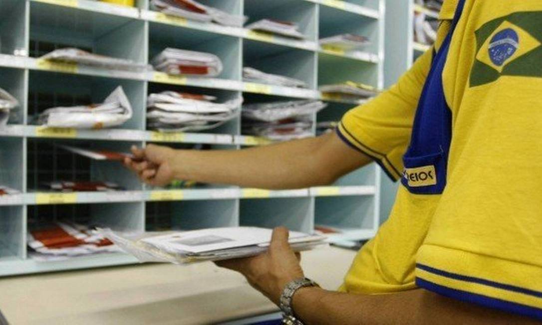 Correios são condenados a indenizar homem que teve encomenda extraviada