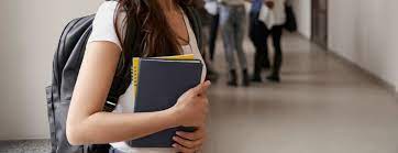 Universidade não pode impedir rematrícula de aluna por causa de dívida