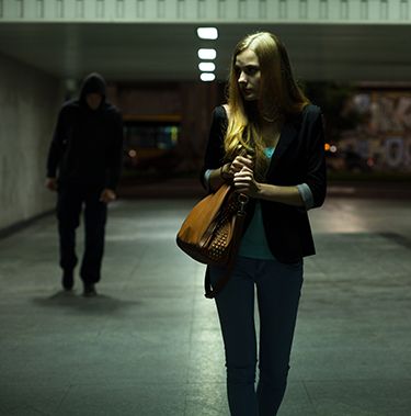 Sancionada lei que tipifica crime de "stalking"