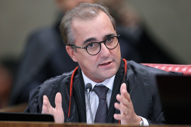 Juíza absolve ex-ministro do TSE de acusação de violência doméstica