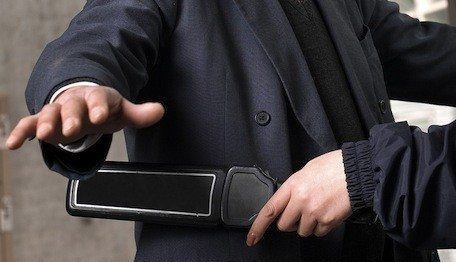 Juíza proíbe membros do MP de entrar em fórum sem passar por revista