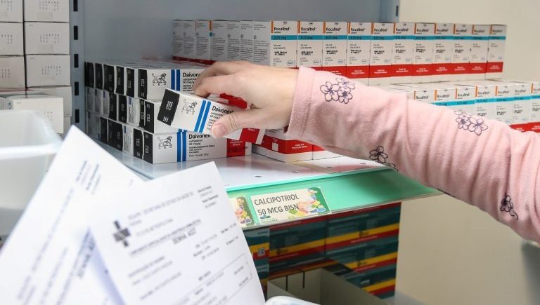 Lei que renova receitas médicas de forma automática é inconstitucional