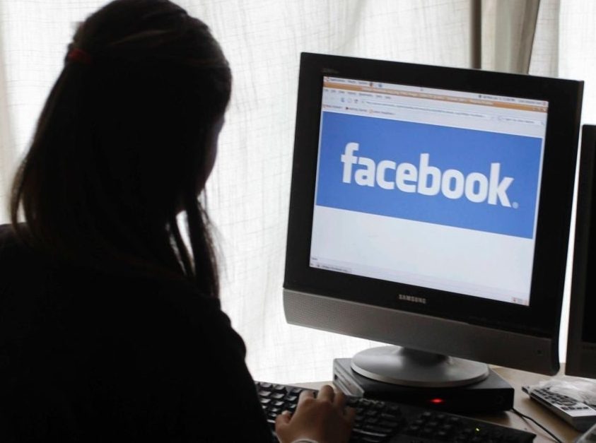 Mulher indenizará ex-companheira do marido por perfis falsos em rede social