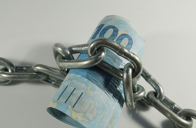 TRT-SP autoriza penhora de salário de devedora para pagamento de honorários￼