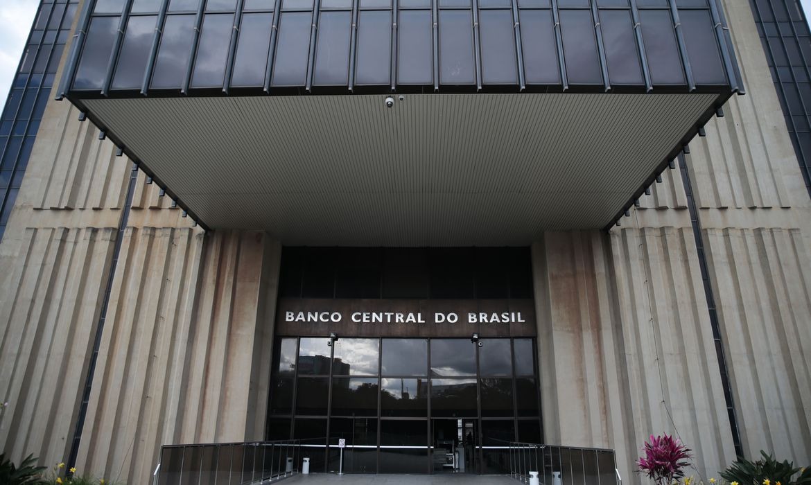 Transformação do BC em empresa pública pode comprometer sua autonomia