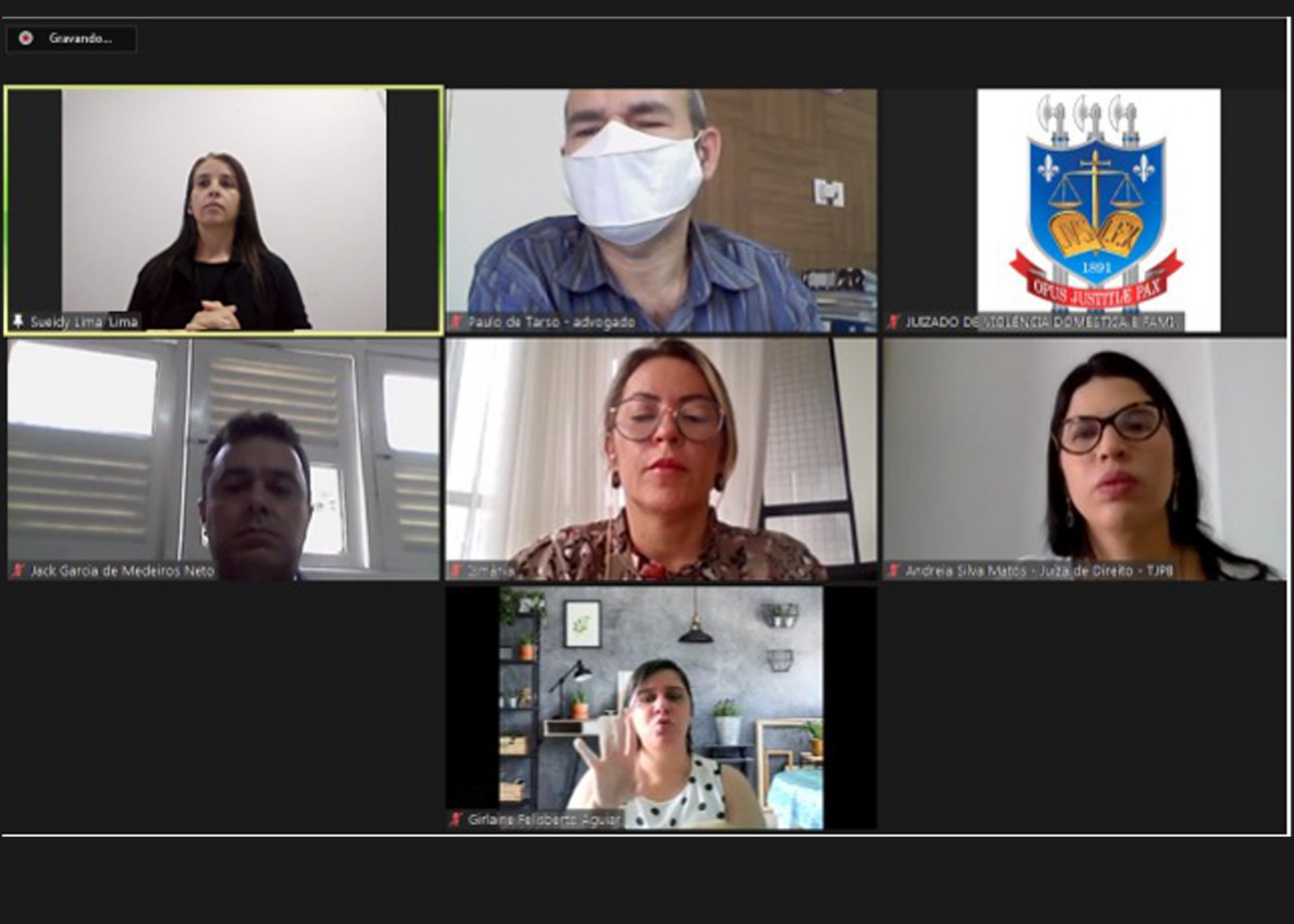 Juíza realiza audiência virtual com o auxílio de intérprete de Libras