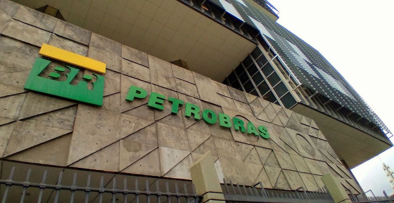 Justiça determina que Petrobras regularize contratação de escritórios de advocacia estrangeiros