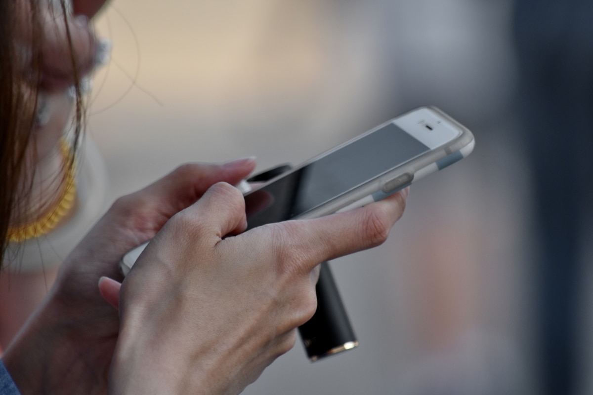 Mantida a aplicação de justa causa para ameaça feita por meio de áudio em aplicativo 