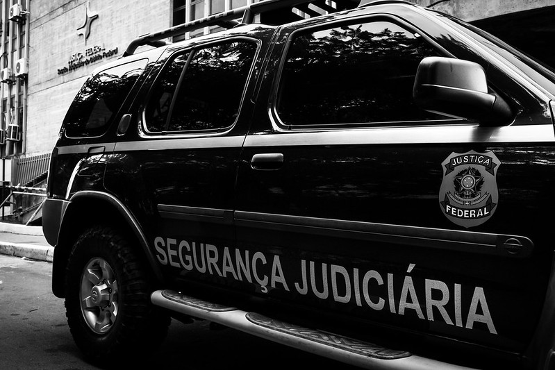 Magistrados sob ameaça poderão usar automóveis blindados da Justiça