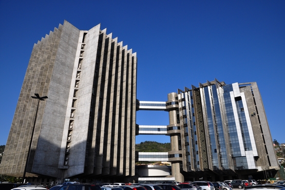 TJ-SC abre processo administrativo contra servidores que não se vacinaram