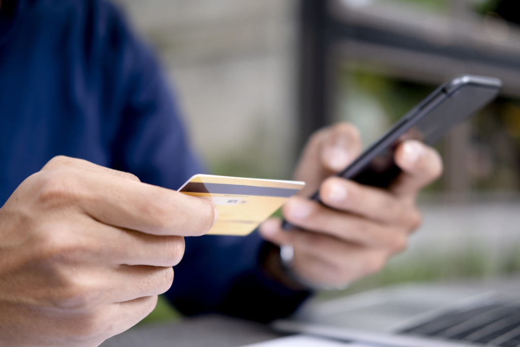 Falso operador de bolsa de valores é condenado por estelionato