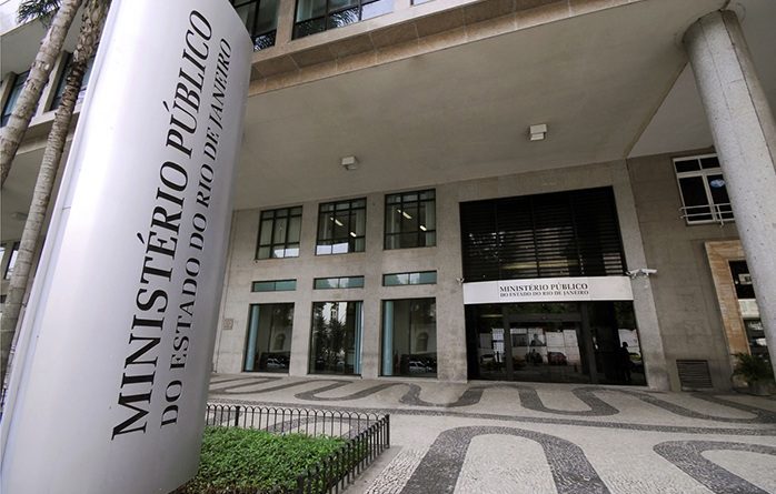 Ministério Público denuncia oito pessoas que atacaram deputada 