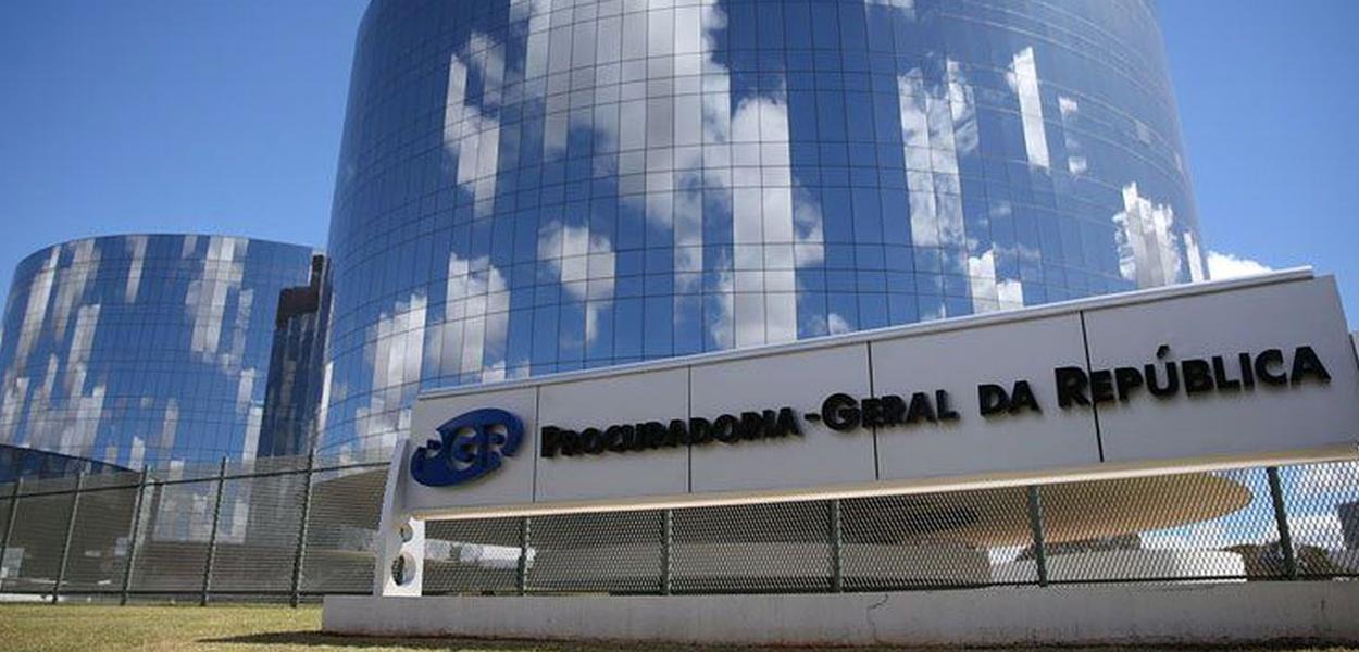 Judiciário garantir direitos constitucionais sem violação à separação de Poderes