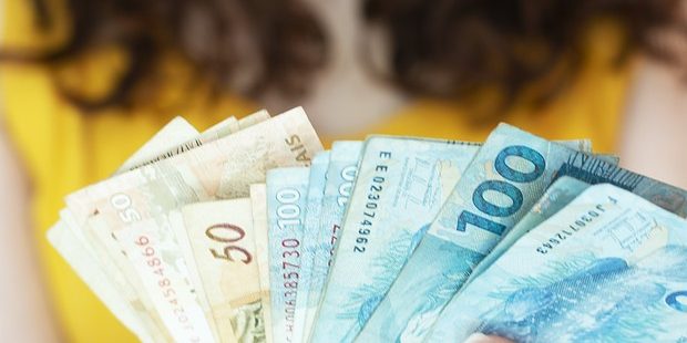 AVILTAMENTO: Advogados vão sacar alvarás em loja de lingerie e até funerária na Bahia