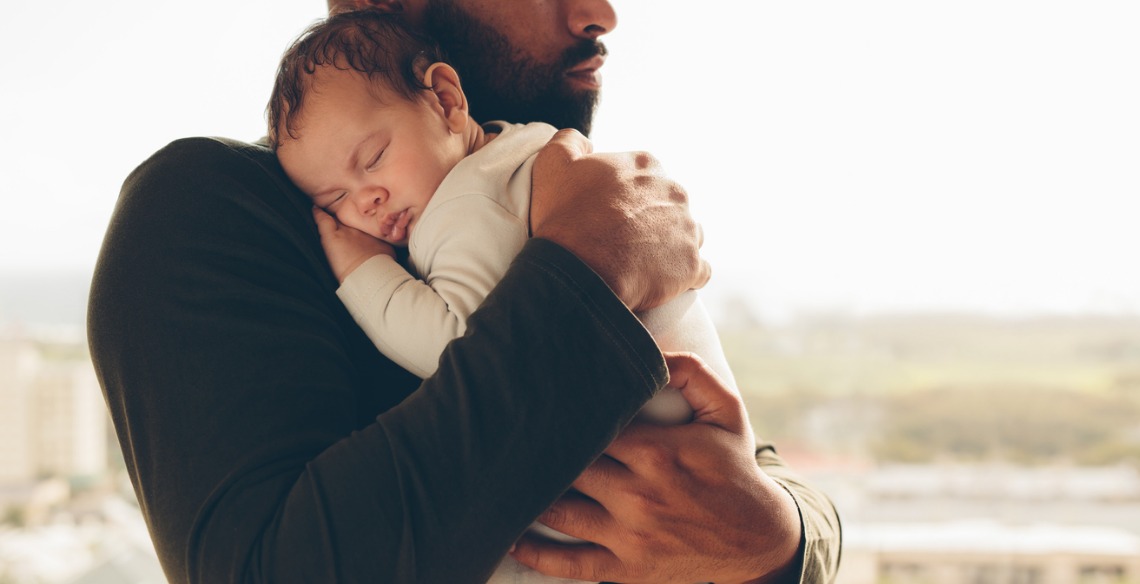 TJ-DF concede licença paternidade de 180 dias a homem que adotou criança sozinho