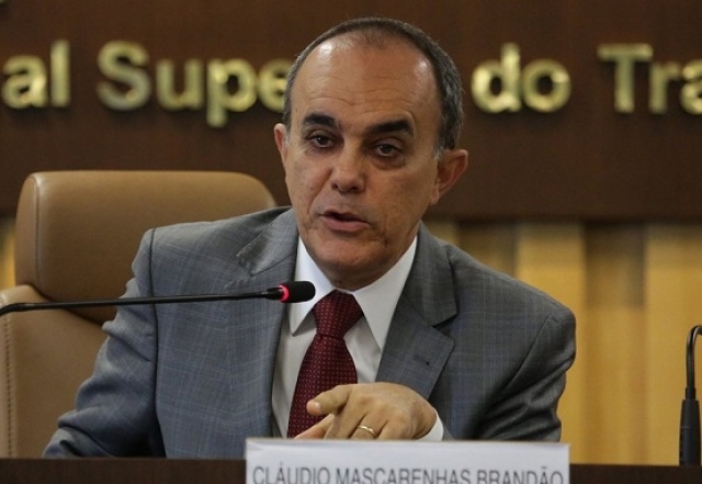 Laboratório terá de indenizar jovem nascida com sequelas graves decorrentes da exposição do pai a substâncias tóxicas, decide TST