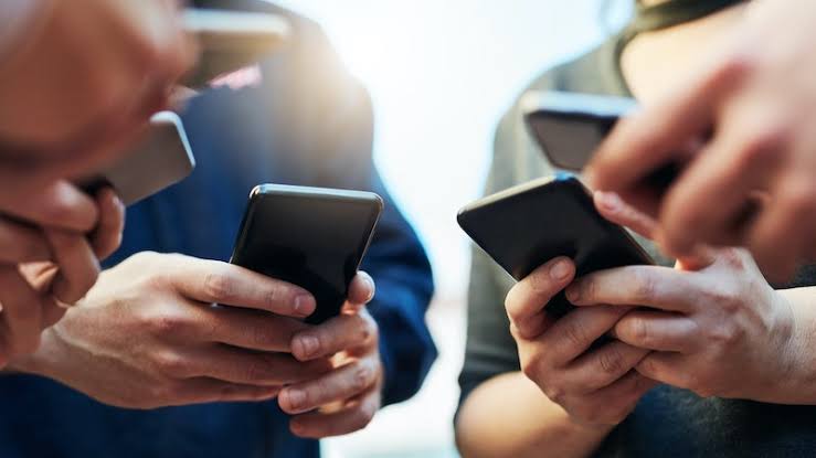  51% são a favor e 43% contra suspender app que desobedece Justiça, mostra Datafolha