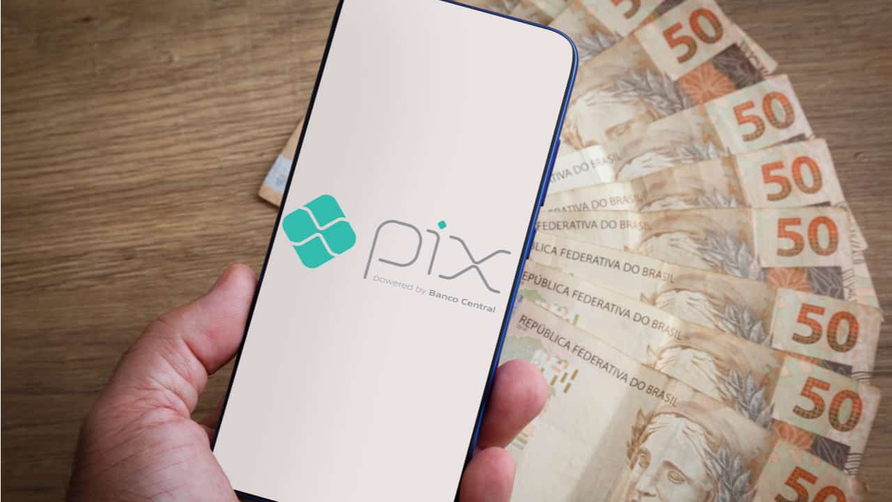 Mulher que aplicou golpe para custear casamento de luxo vira ré na Justiça