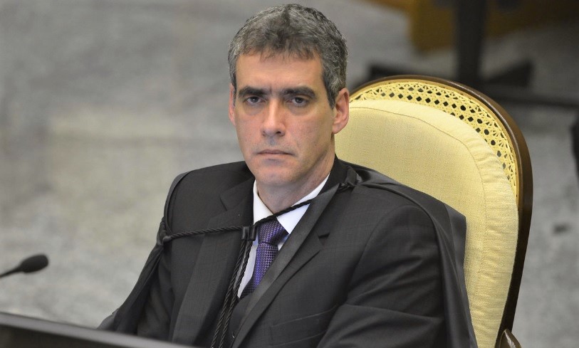 VIOLAÇÃO DO SIGILO: Provas obtidas por policial que atende celular do réu são ilícitas, diz STJ