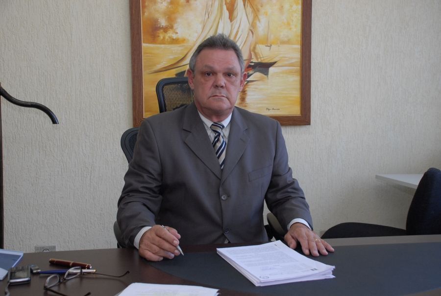 Desembargador atende pedido da OAB-GO e suspende multa aplicada por juiz a advogados que abandonaram júri 