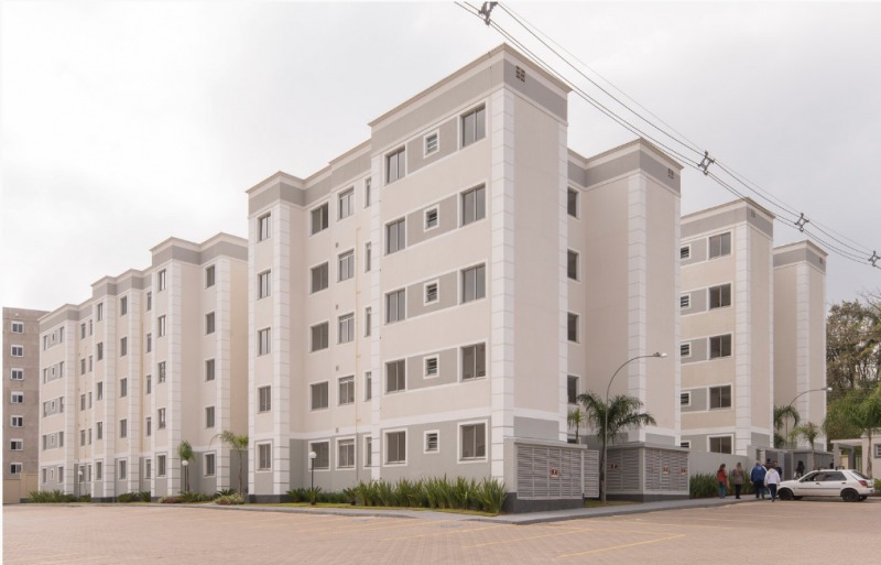 Caixas de gordura e esgoto em apartamento geram indenização a cliente