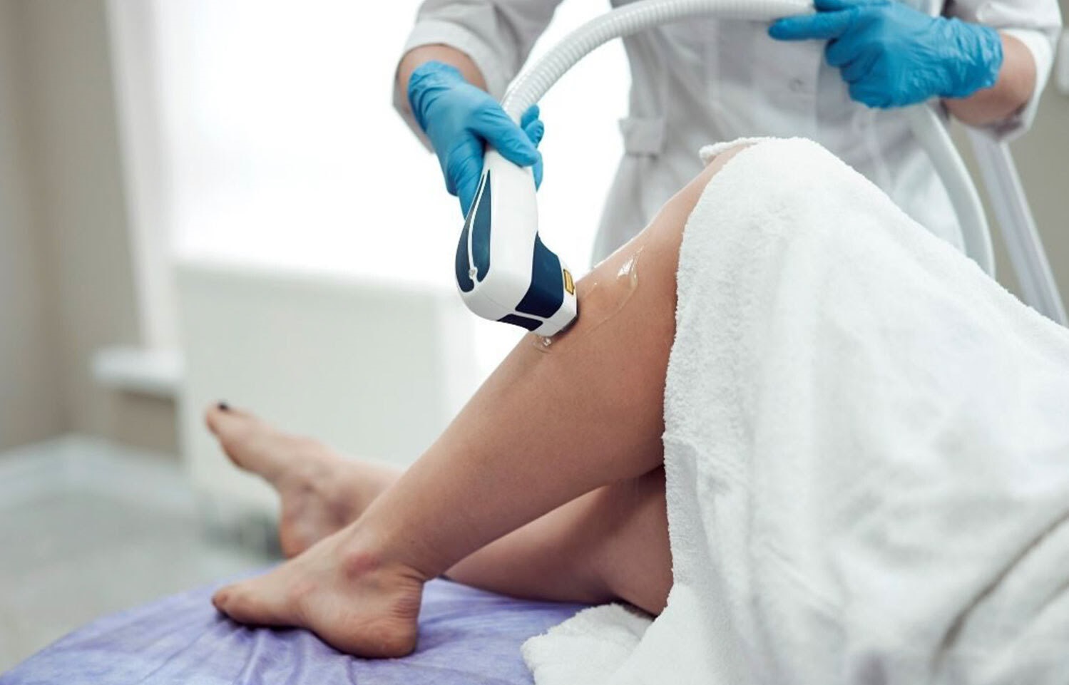 Consumidora que sofreu queimadura durante sessão de depilação deve ser indenizada￼￼￼