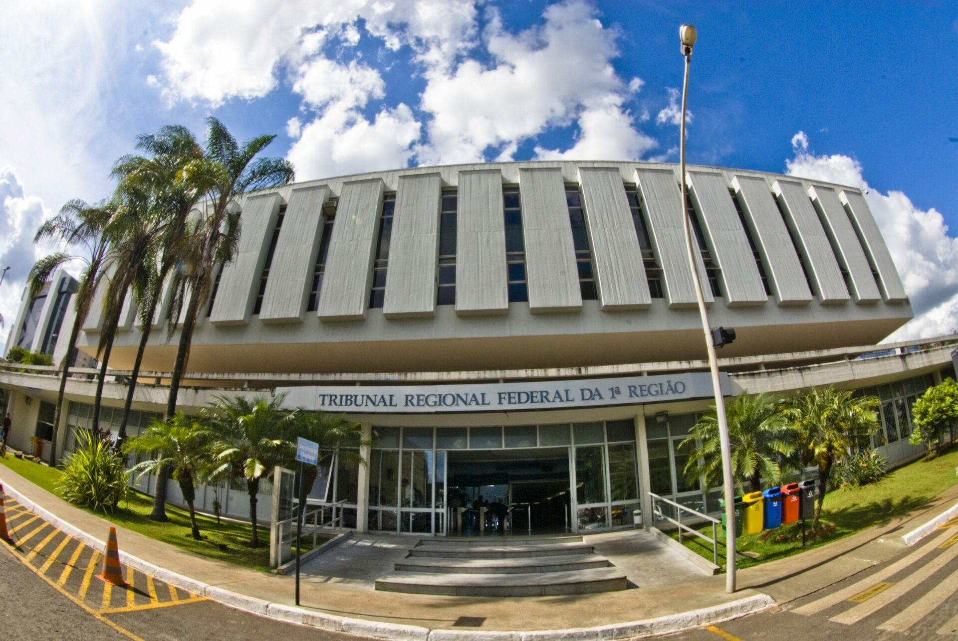 TRF-1 suspende decisão que obrigava IBGE a incluir 'orientação sexual' no Censo 2022