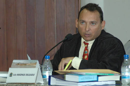 PENSE NUM ALÍVIO: Após 'cabelos extintos e toneladas de Rivotril', juiz federal celebra fim de processo de 40 anos