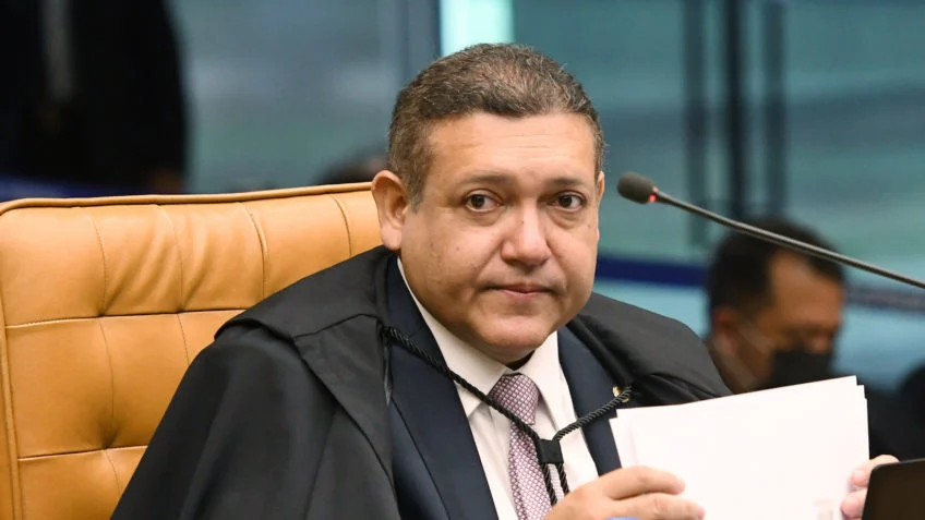 Nunes Marques suspende julgamento com maioria formada no STF para ampliar foro privilegiado de políticos
