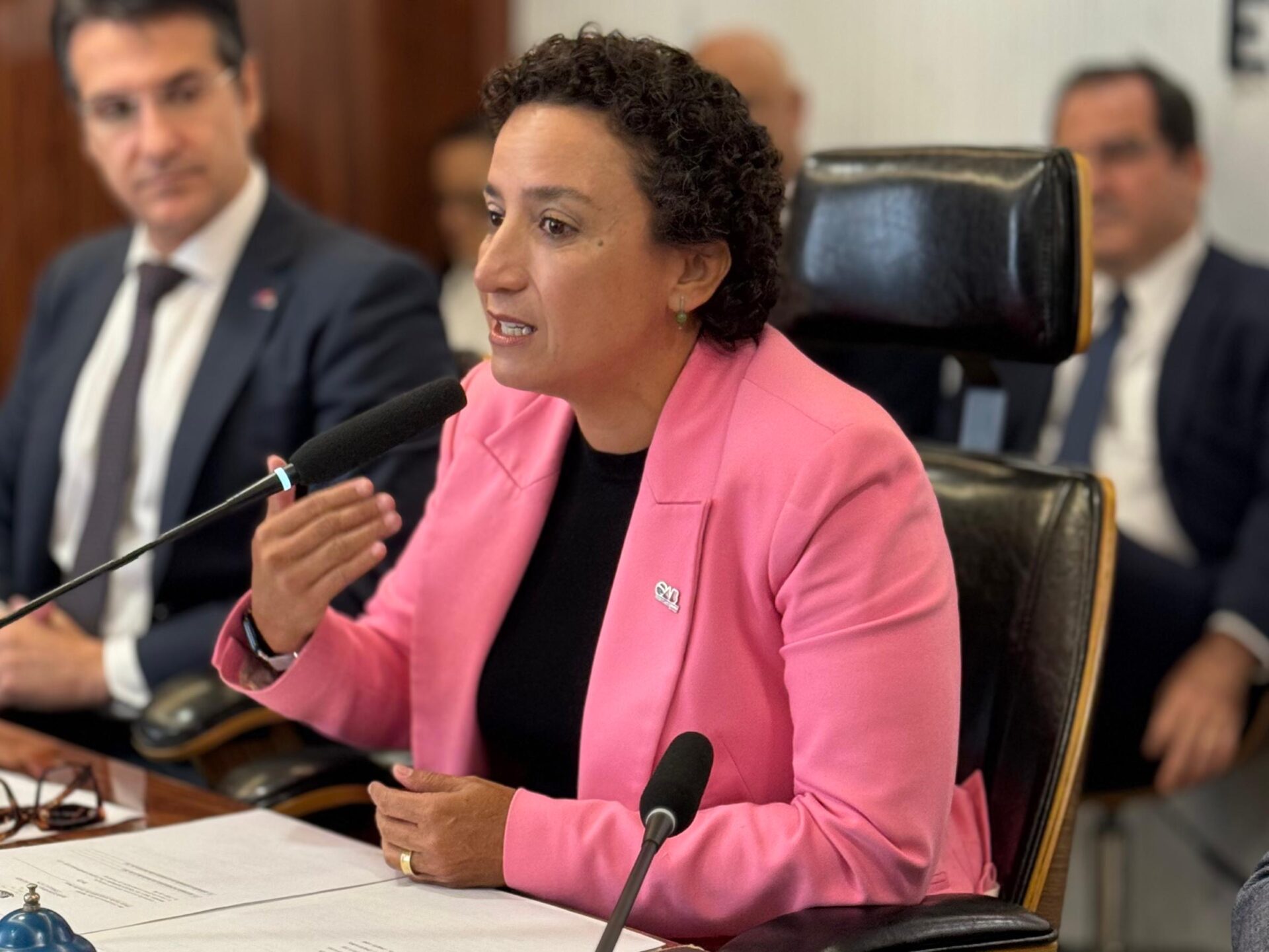 Nova presidente assume OAB-ES em grave situação financeira com dívidas e antecipação de receitas; CAAES também está deficitária