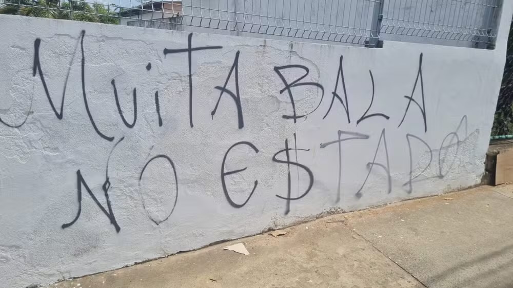 Justiça Federal suspende atendimento presencial em Salvador após tiroteios e ameaça em muro: 'Muita bala no Estado'