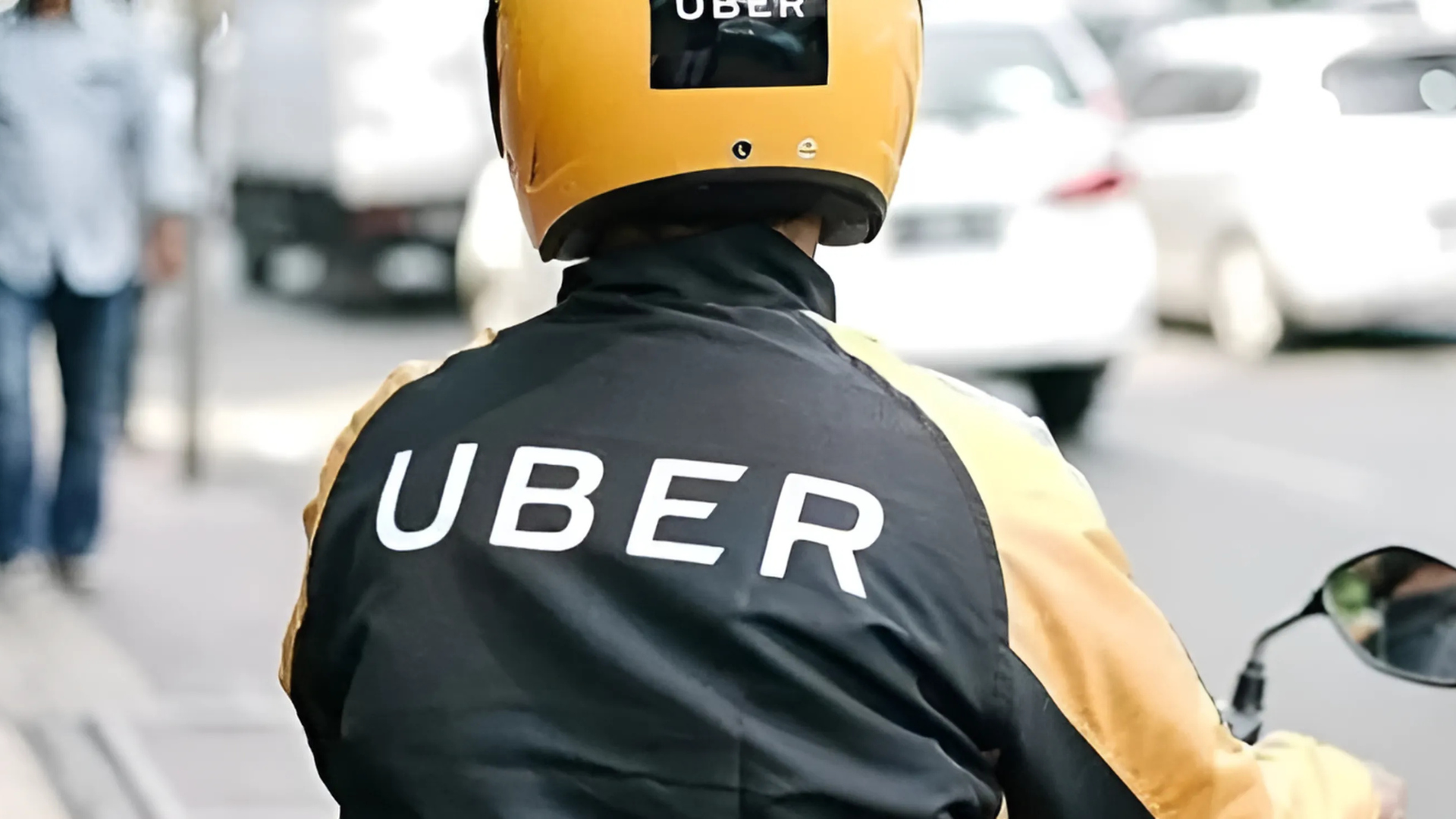Uber lança serviço de transporte por moto em São Paulo, apesar da proibição