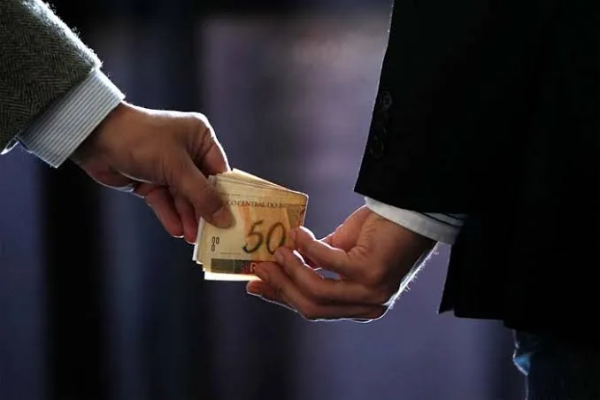 Justiça de São Paulo condena servidora por desviar R$ 2,4 milhões em processos